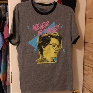 Women’s Large Stranger Things tee